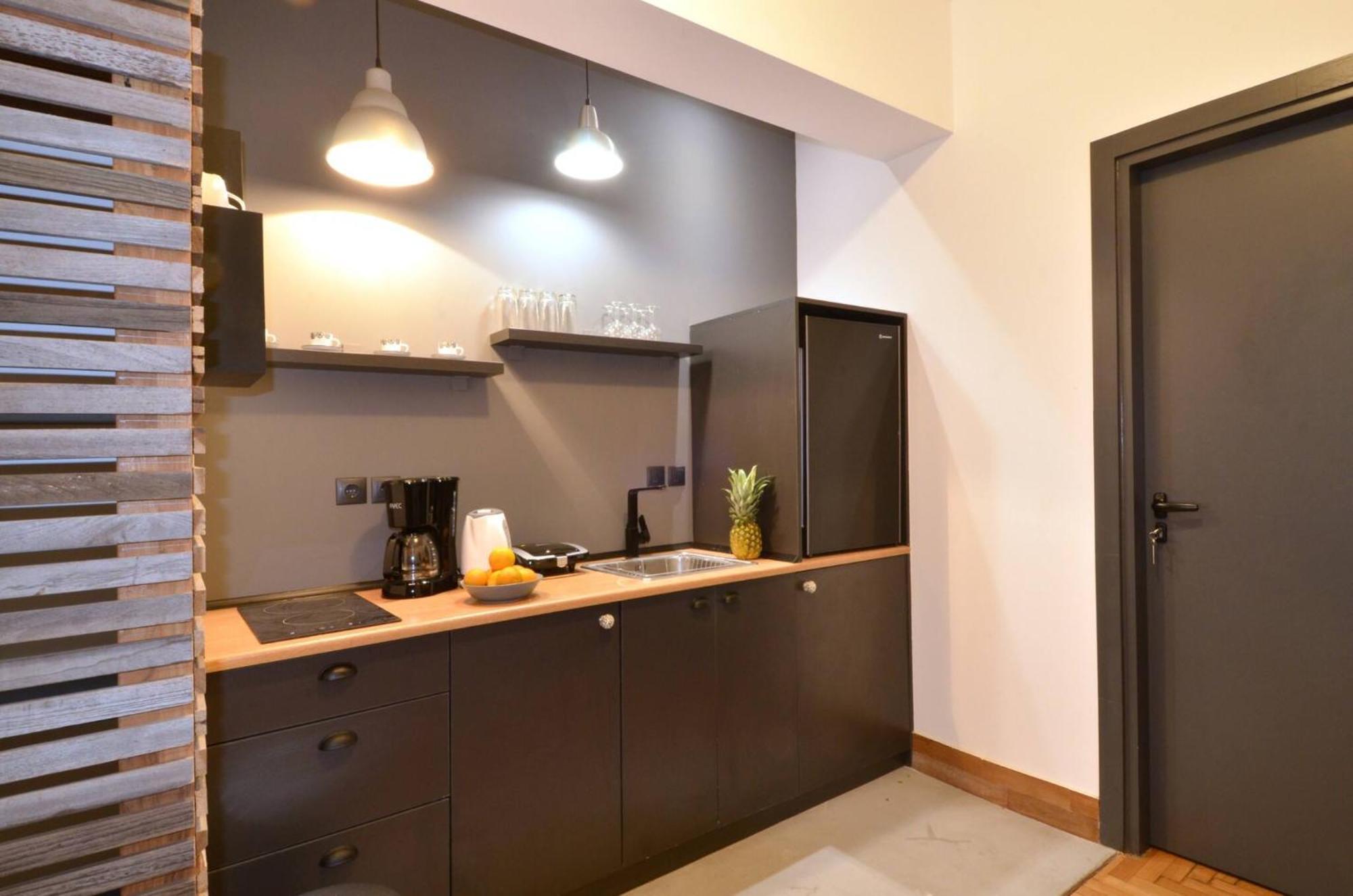 A Modern Rustic Cosy Apartment At The Foot Of Mount Lycabettus Atenas Exterior foto